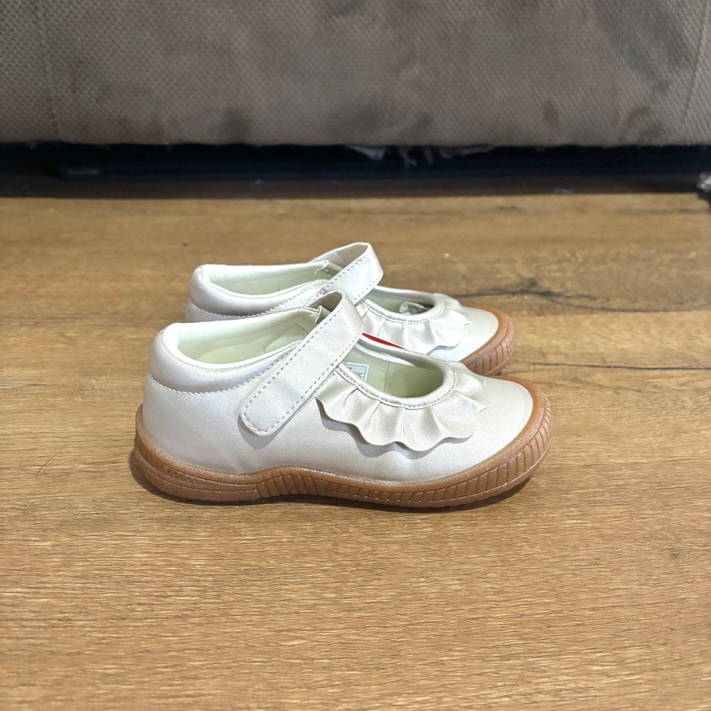 NWT Oomphies Amina Ruffled Mary Jane Shoes Girls Slip On Ruffle Metallic Gold 12